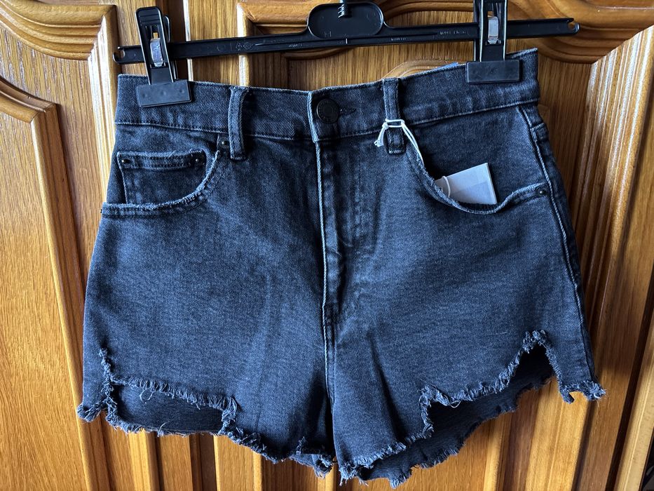 Pantaloni scurți Pull&Bear negri din denim, talie înaltă, mărimea 36, noi cu etichetă