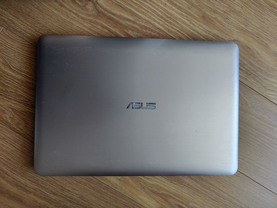 Laptop Asus /i5 gen7/ 8 GB RAM / ssd 128 /