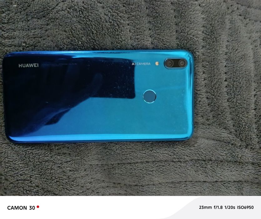 Продам телефон Huawei y7
