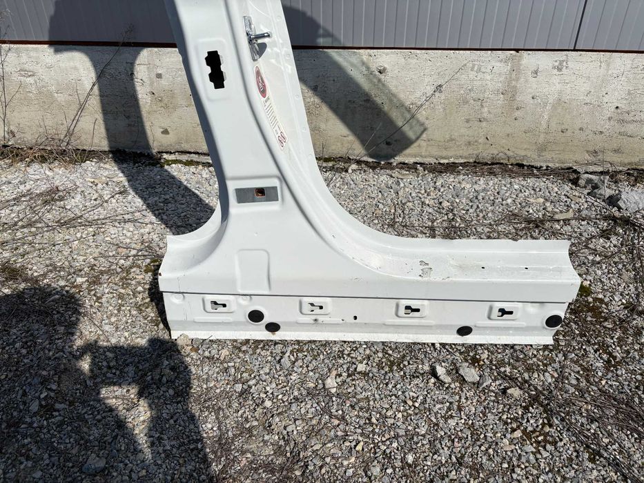 Дясна колонка БМВ Ф20 BMW F20 Дясна Б колона БМВ Ф20 Десен праг