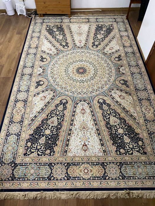 Продам ковер 2.5/4 м за 15 тысяч б/у