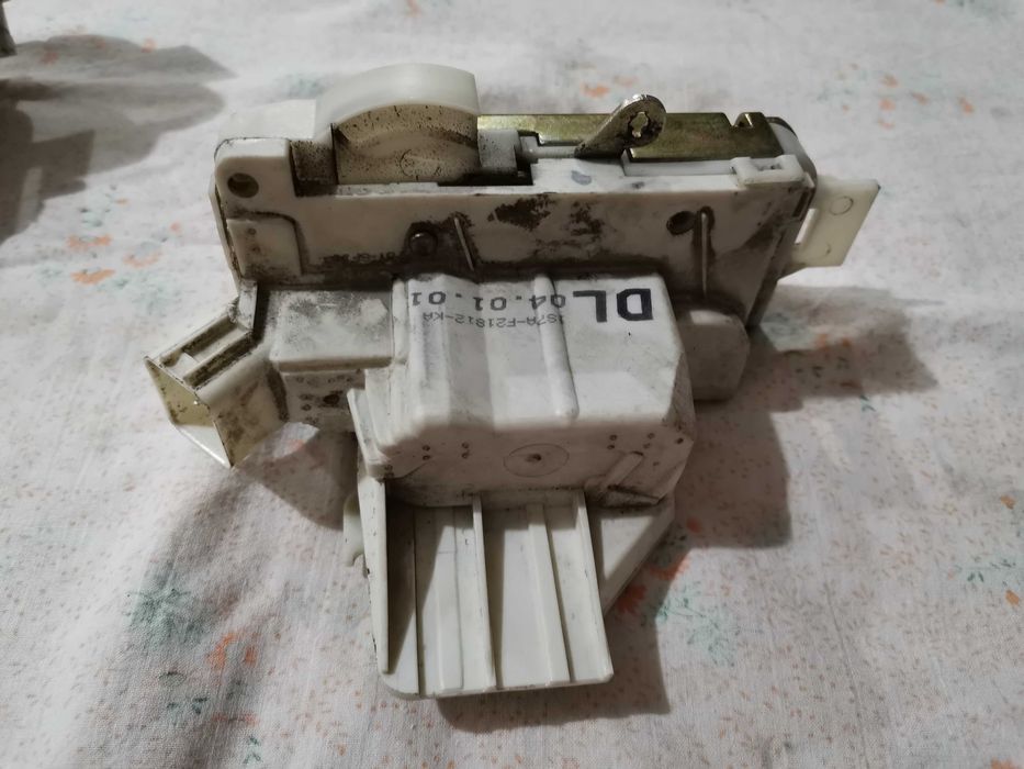 Брави за Ford Mondeo задни врати 2 бр ЗА 10 ЛВ ОБЩО