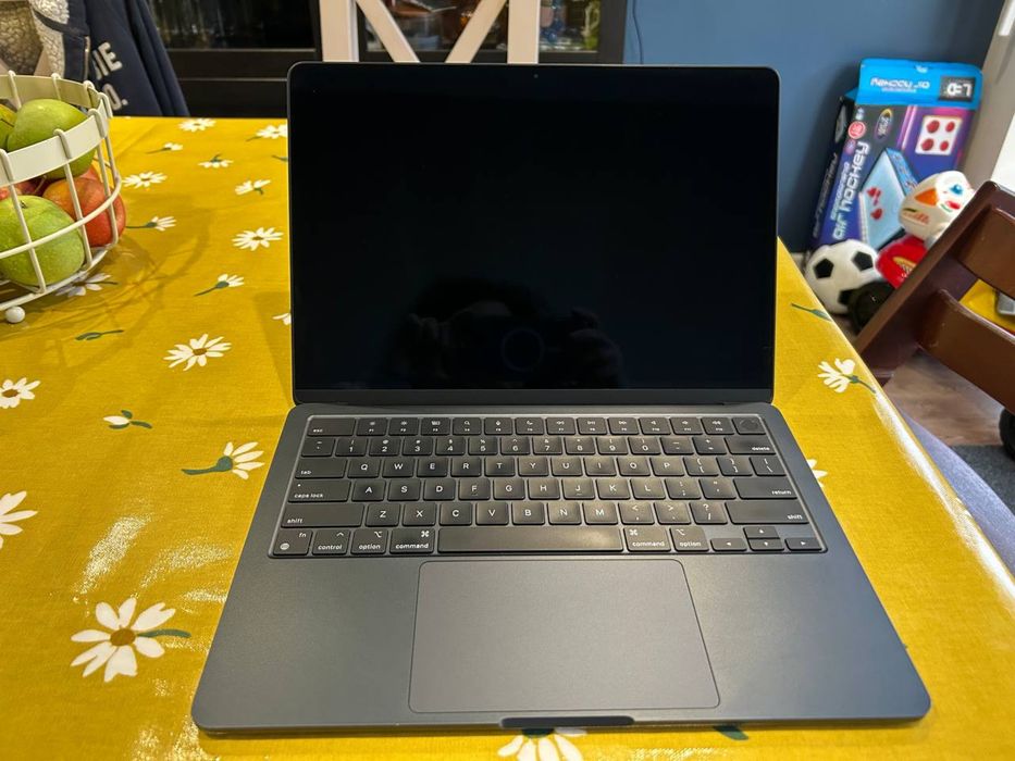 Apple MacBook Air 13” M2 (2022) 24GB RAM 512GB SSD