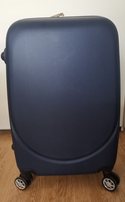 Твърд Куфар с 4 колела, 60 л