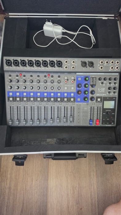Mixer zoom livetrak L-12