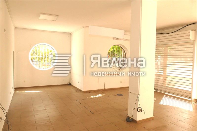 Дава се под наем Магазин в София, Левски Г - 82 кв.м за 767 € - Снимка #2