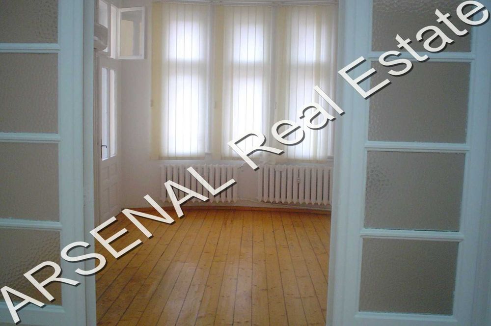 Дава се под наем Етаж от къща в София, Център - 225 кв.м за 2200 € - Снимка #6