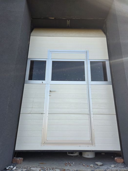 Секциони врати 2 броя