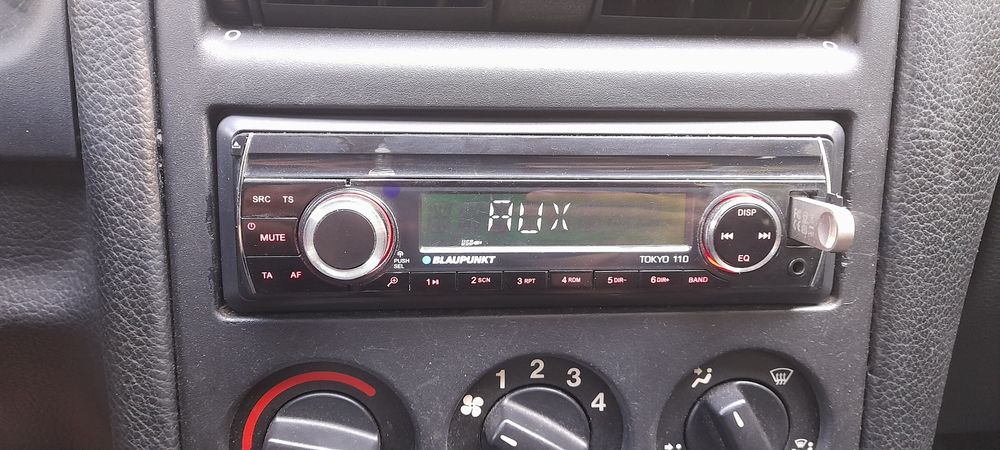 Casetofon auto Blaupunkt cu usb aux