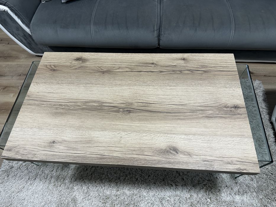 Дизайнерска холна маса