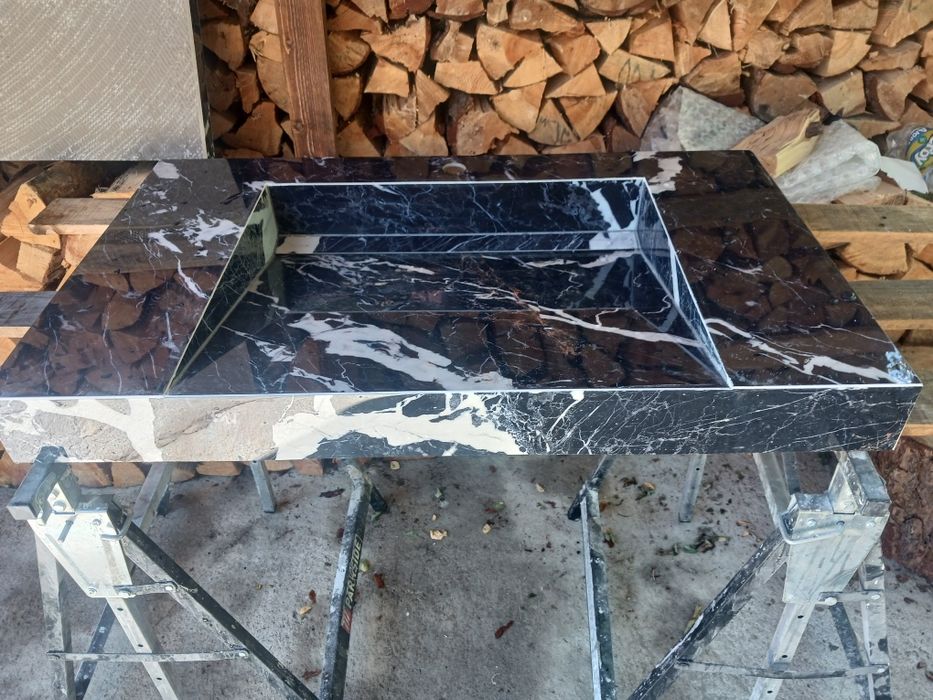 Мивка с плот от широко форматни плочки