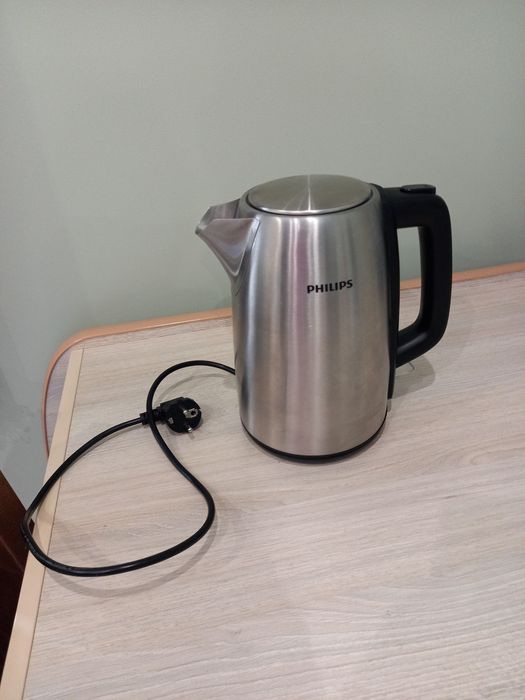 Електрическа кана Philips нова!
