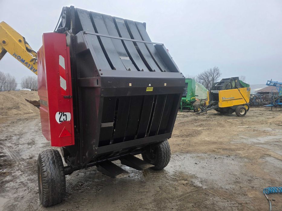 Presă de balotat rotunda Massey Ferguson  828