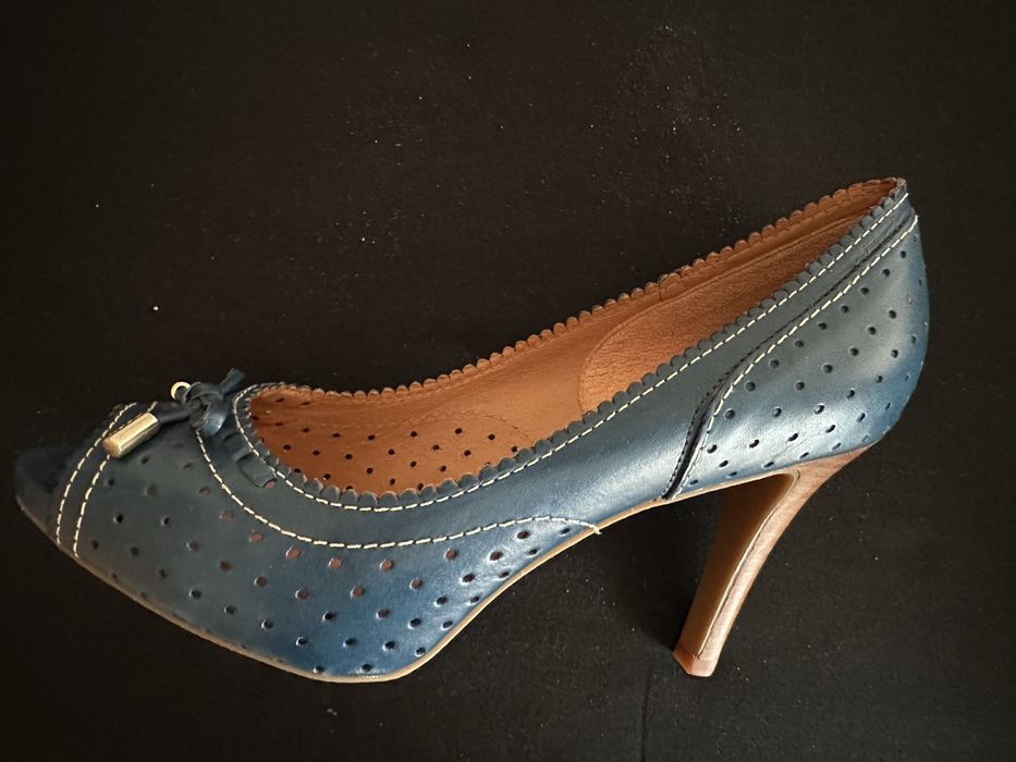 Високи обувки Geox