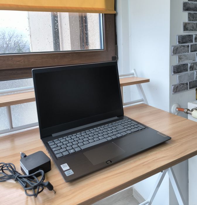 Laptop Lenovo – Intel i3, 12GB RAM, SSD 500GB, Windows Licentiat
