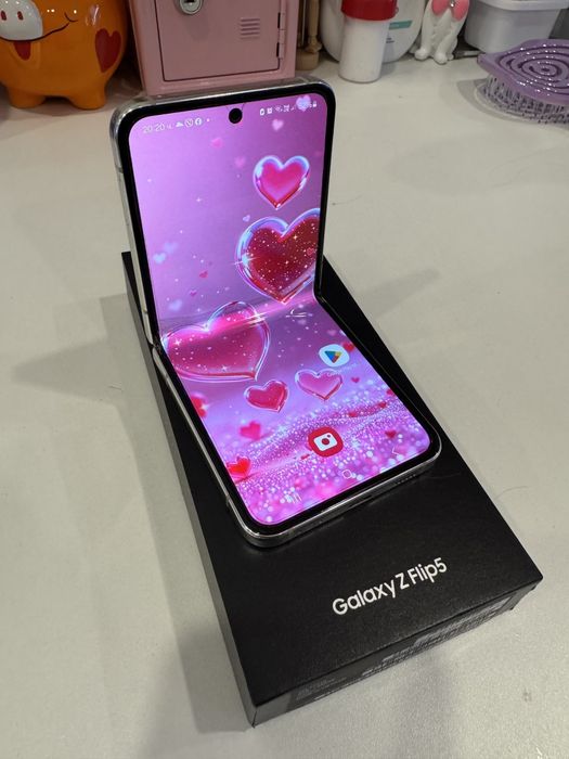 Samsung z flip 5 256GB цвят крем