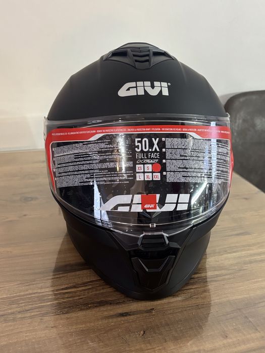 Чисто нова каска за мотор Givi