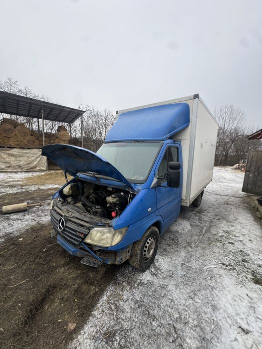 Dezmembrez sprinter motor 2.2