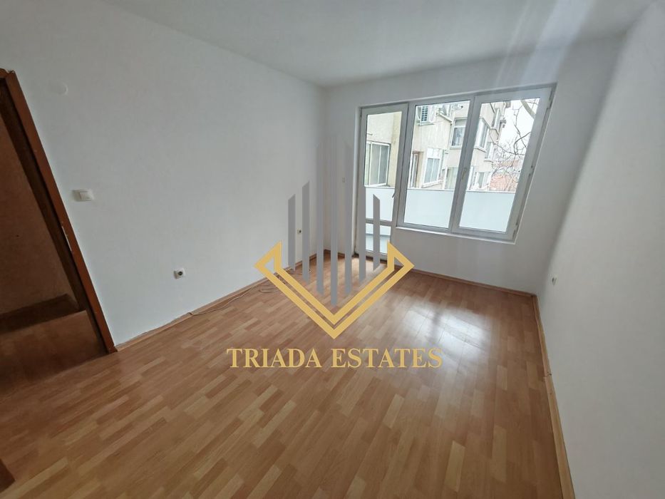 Дава се под наем Тристаен апартамент в Бургас, Възраждане - 108 кв.м за 448.8 € - Снимка #7