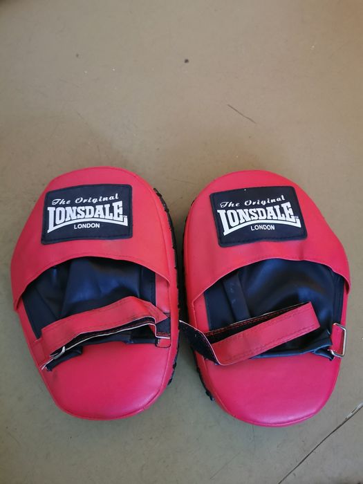 3 комплекта  ръкавици и лапи Lonsdale and Sporter Boxing