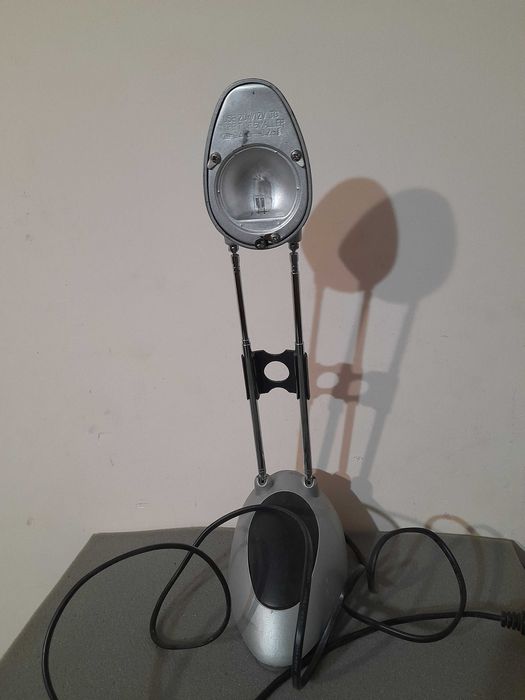 Настолна работна лампа