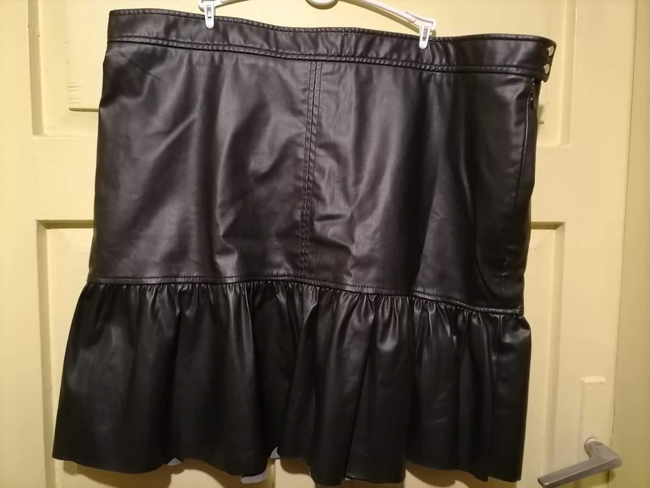 Дамска черна кожена пола, марка Н&М