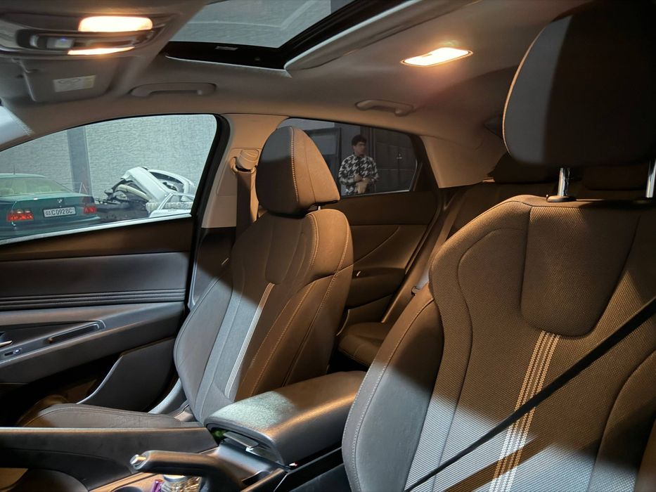 Hyundai Elantra 2022 — 4