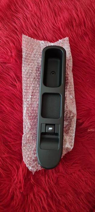 Панел с бутони за врата