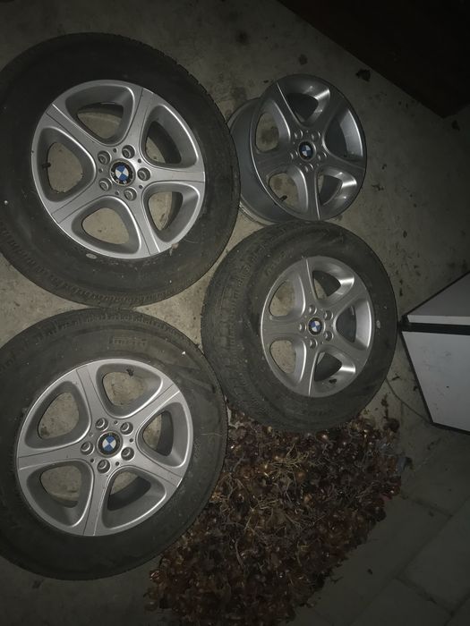 Vând jante + cauciucuri M+S BMW X5 R17