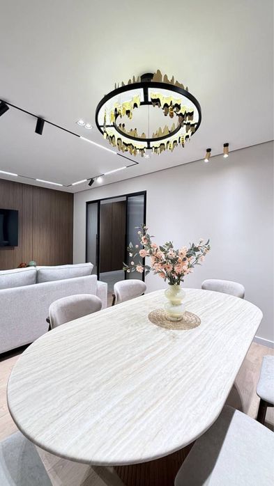 Срочно продается 4х комнатная квартира /новый ремонт / м.Космонавты /