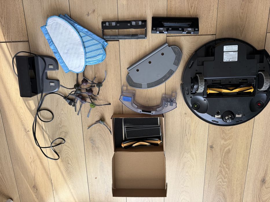 Robot de aspirare Ecovacs DX9G