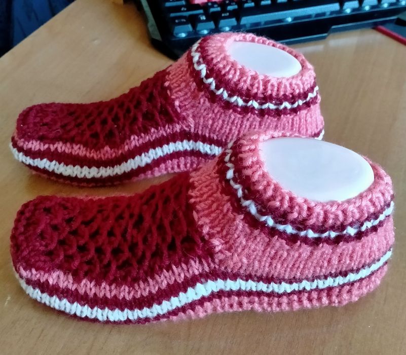 Ручное вязание. Носочки- следочки.