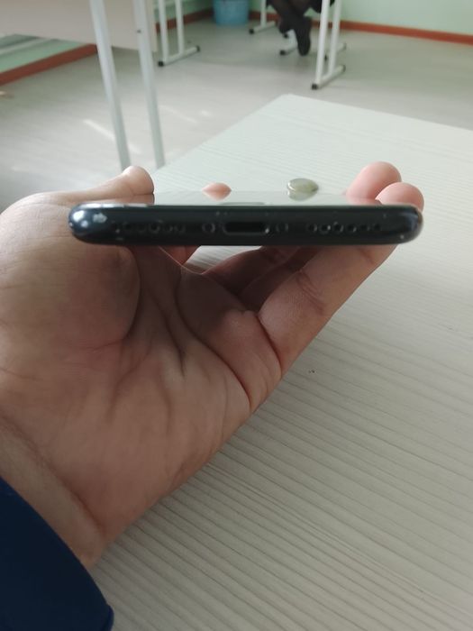 Айфон се 2020 продается