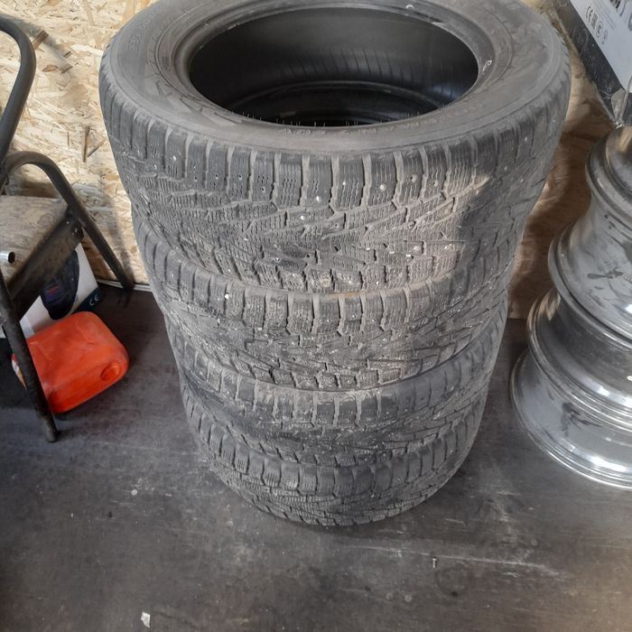 Продам комплект резины