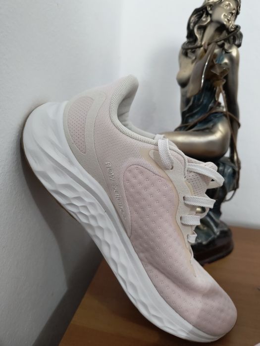 NewBalance marimea 39