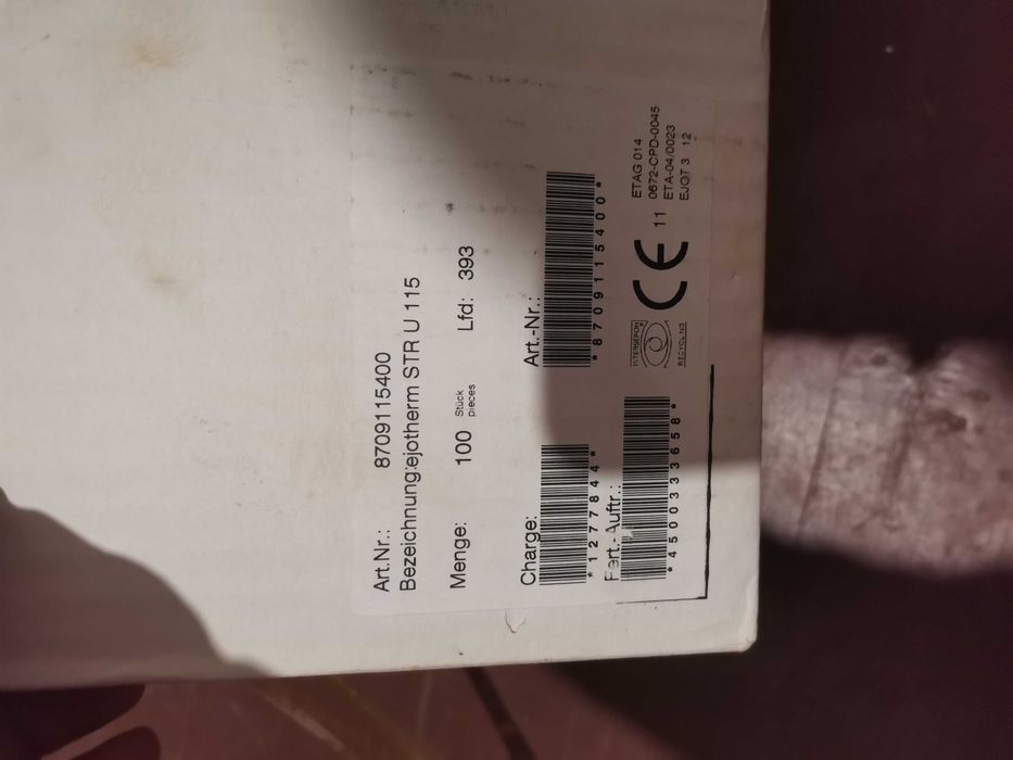 Дюбел за изолация с винт