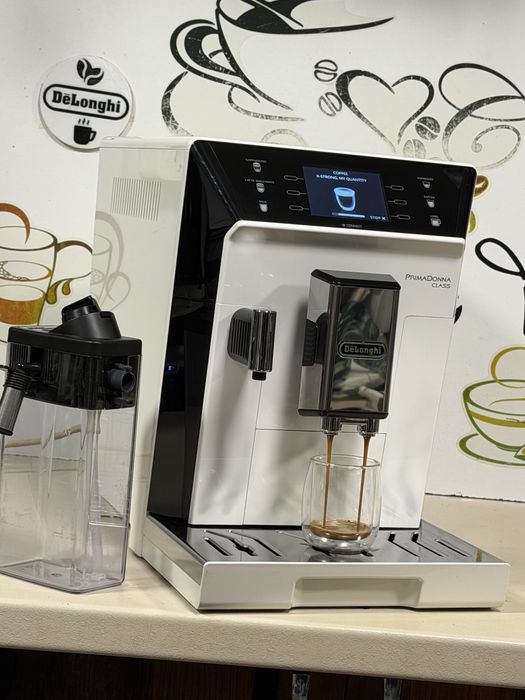 Кафемашина кафе автомат delonghi Primadonna CLASS с гаранция