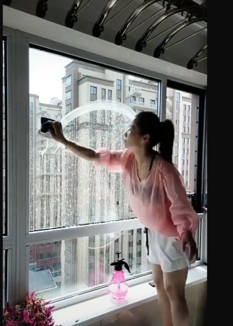 Magnitli oyna artgich