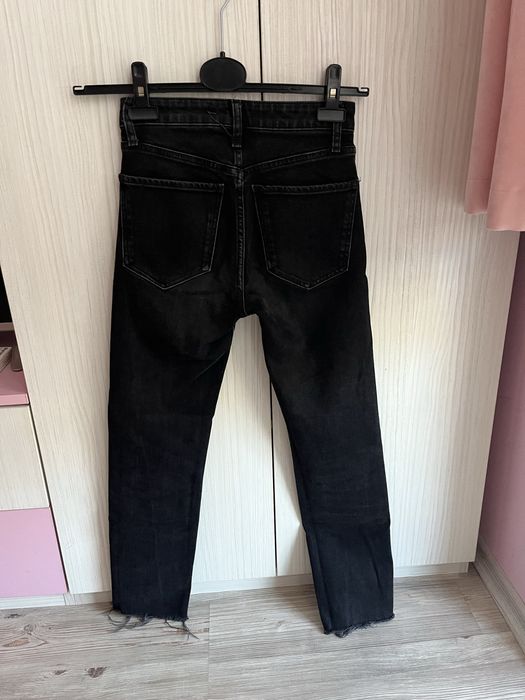 Дънки на Zara.