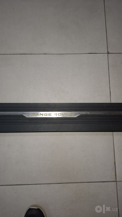 Электропороги на Range Rover.
