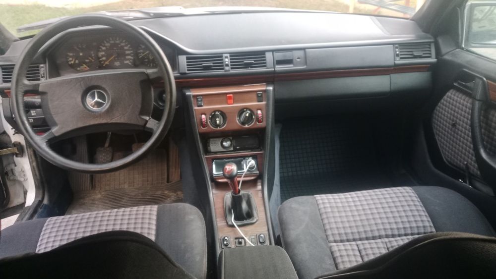Мерседес W124 Е230