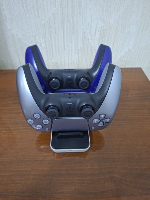Зарядная станция для PlayStation 5