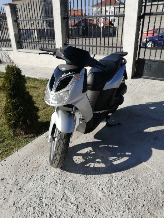 Априлиа Спорт Сити  Apria Sprtcity 125к,200к ,250к ,300куб