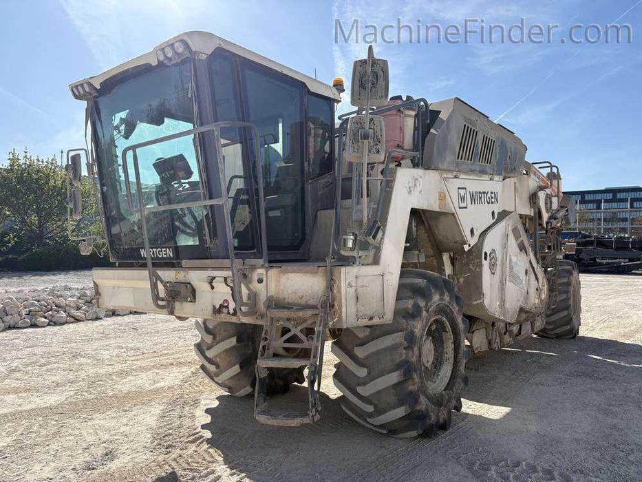 Ресайклер/ Стабилизатор грунта WIRTGEN WR240i 2017