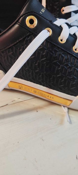 Дамски кецове Tommy Hilfiger