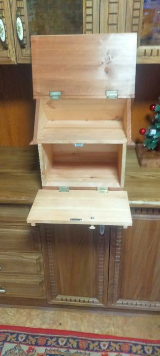 Хлебница из дерева