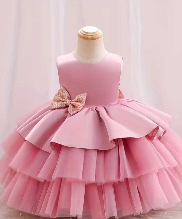 НОВОЕ, нарядное  платье для девочки