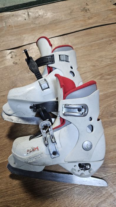 Продам детские профессиональные коньки