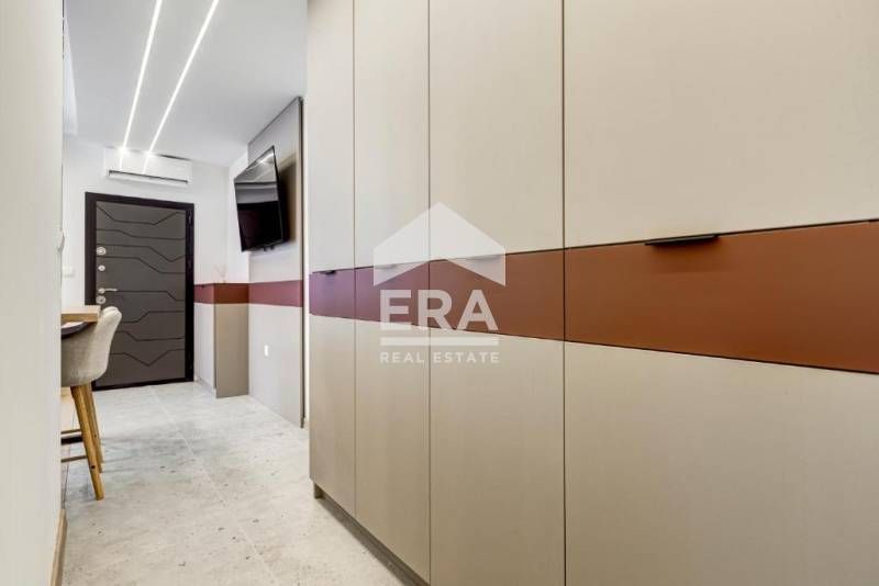 Продава се Тристаен апартамент в София, Център - 104 кв.м за 1614 €/кв.м - Снимка #7