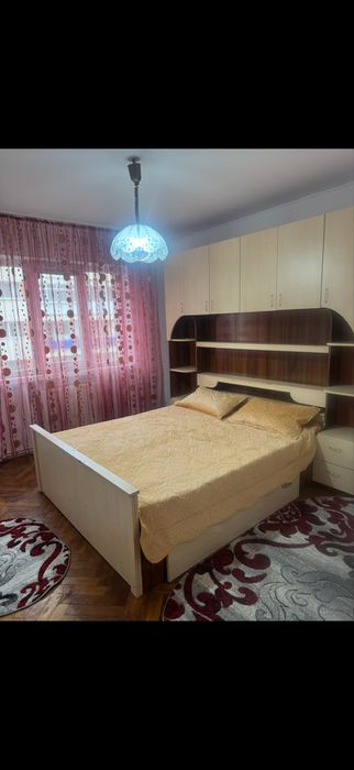 Apartament cu 4 camere in zona centrală